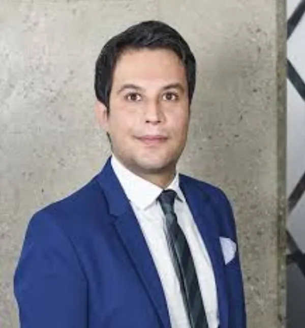 Dr. Roberto Camacho
